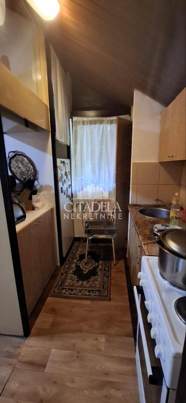 Stan na prodaju u Beogradu, Čukarica, troiposoban, 85m2, cena 220000 evra