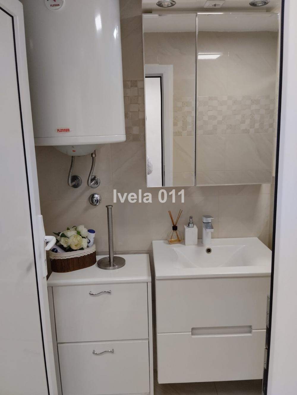 Stan na prodaju u Beogradu, Vračar, trosoban, 57m2, cena 149000 evra