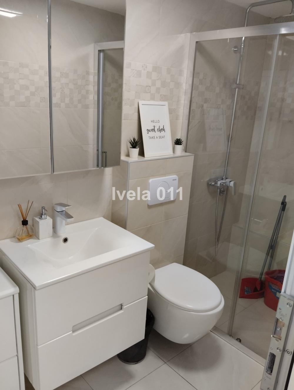 Stan na prodaju u Beogradu, Vračar, trosoban, 57m2, cena 149000 evra