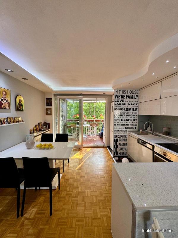 Stan na prodaju u Beogradu, Novi Beograd blok 62, cetvorosoban, 90m2, cena 290000 evra