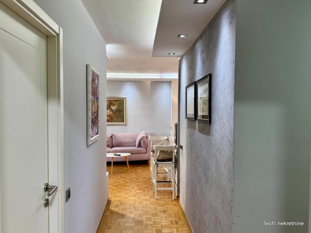 Stan na prodaju u Beogradu, Novi Beograd blok 62, cetvorosoban, 90m2, cena 290000 evra