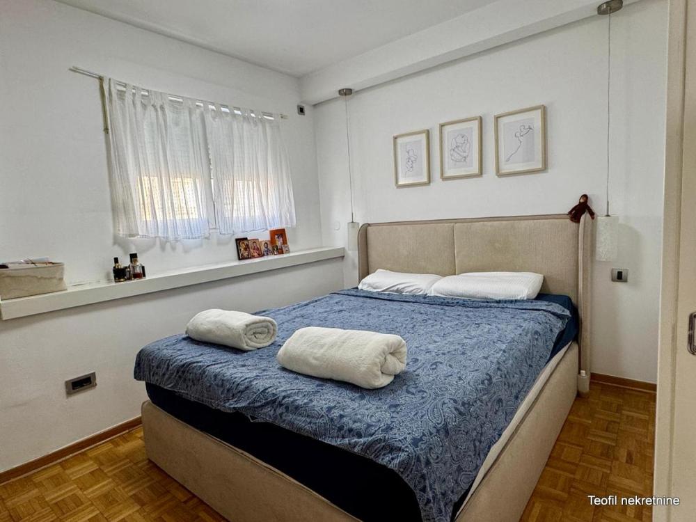 Stan na prodaju u Beogradu, Novi Beograd blok 62, cetvorosoban, 90m2, cena 290000 evra