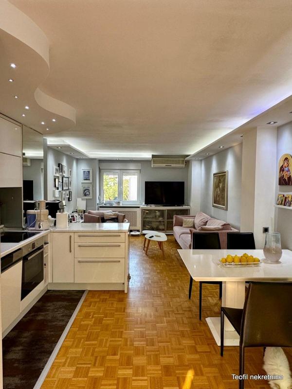 Stan na prodaju u Beogradu, Novi Beograd blok 62, cetvorosoban, 90m2, cena 290000 evra