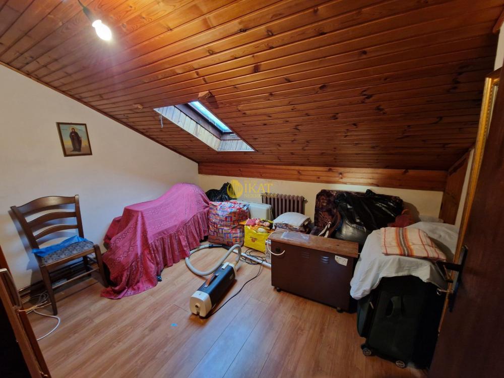 Stan na prodaju u Beogradu, Petlovo brdo, cetvorosoban, 82m2, cena 150000 evra