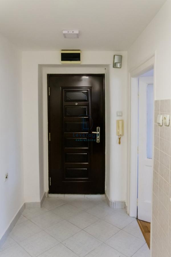 Stan na prodaju u Beogradu, Senjak, jednosoban, 30m2, cena 97800 evra