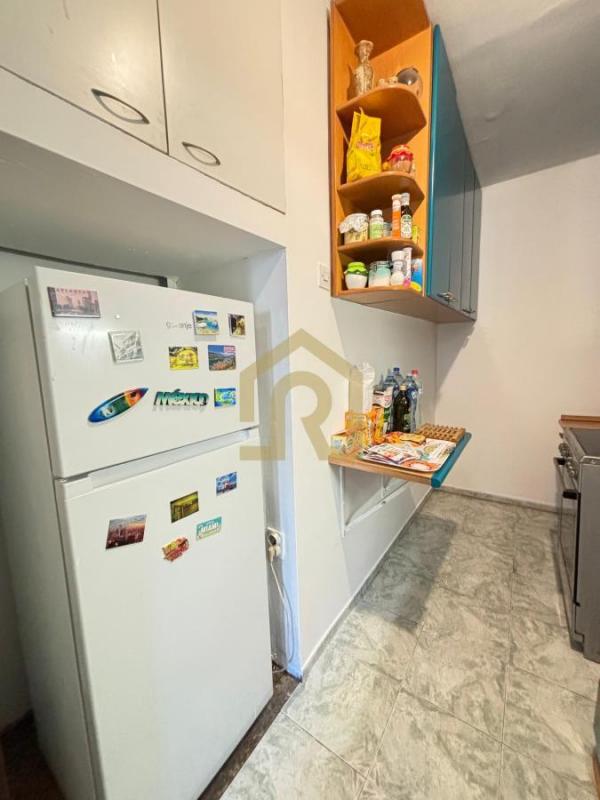 Stan na prodaju u Beogradu, Banovo brdo, trosoban, 65m2, cena 180000 evra