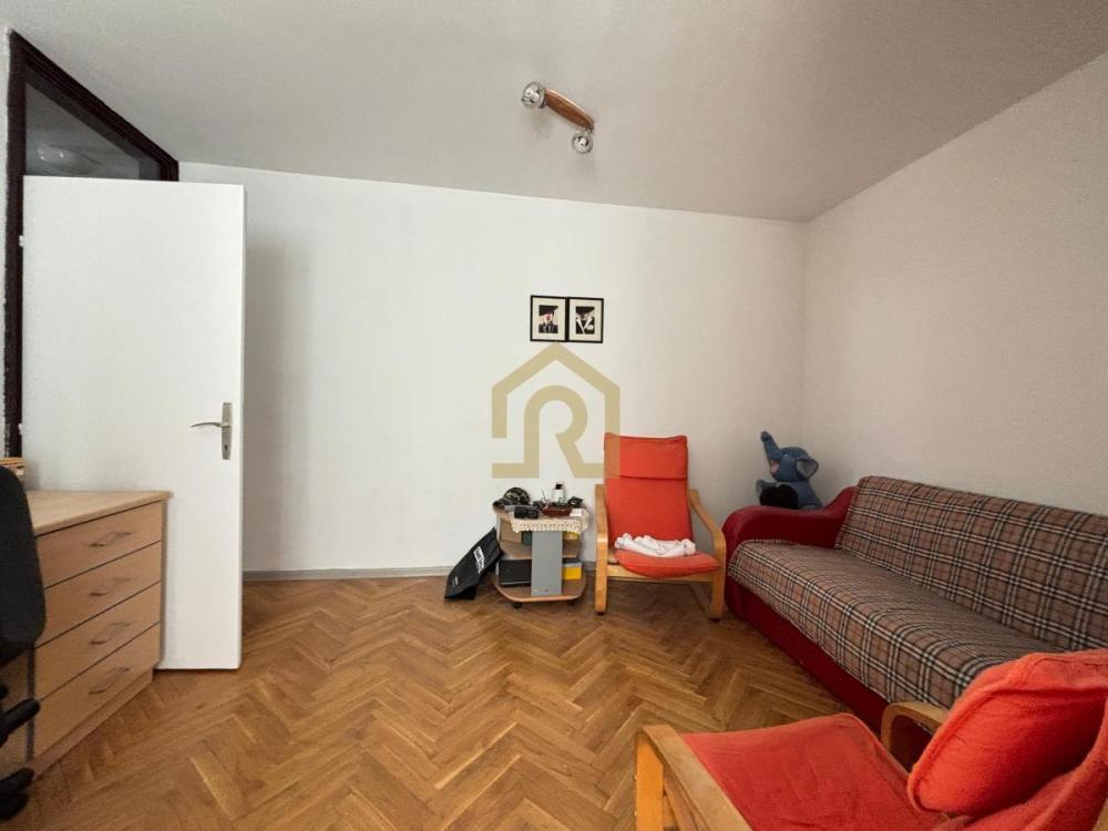 Stan na prodaju u Beogradu, Banovo brdo, trosoban, 65m2, cena 180000 evra