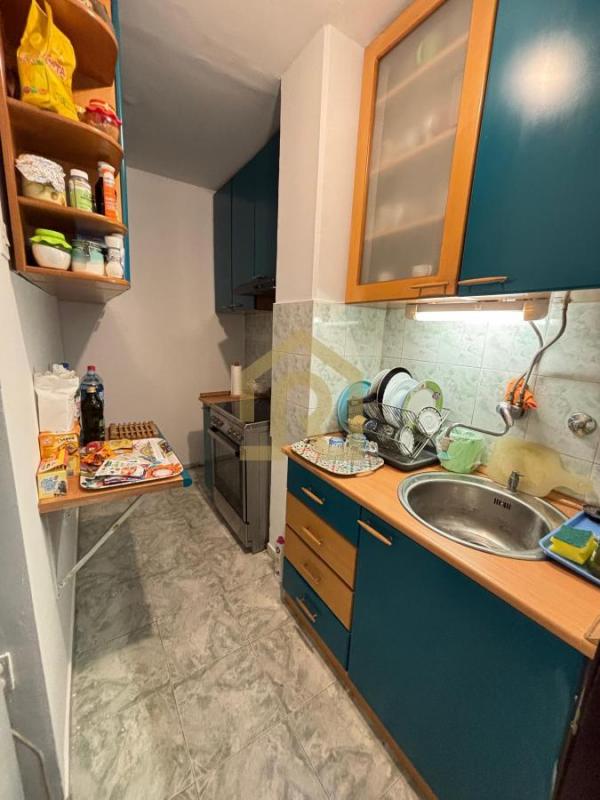 Stan na prodaju u Beogradu, Banovo brdo, trosoban, 65m2, cena 180000 evra
