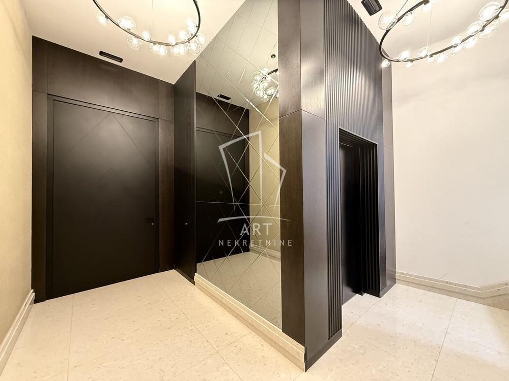 Stan na prodaju u Beogradu, Vračar (Hram), cetvorosoban, 180m2, cena 1386000 evra