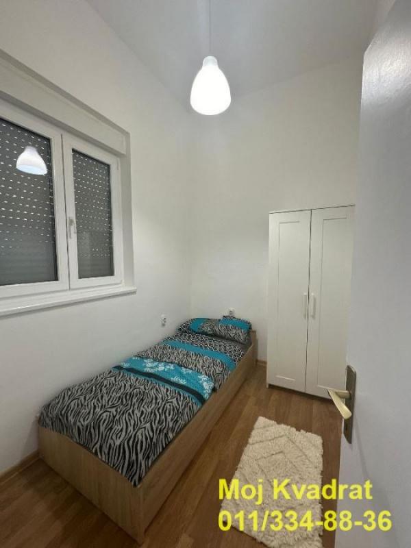 Stan na prodaju u Beogradu, Senjak, dvoiposoban, 38m2, cena 145500 evra