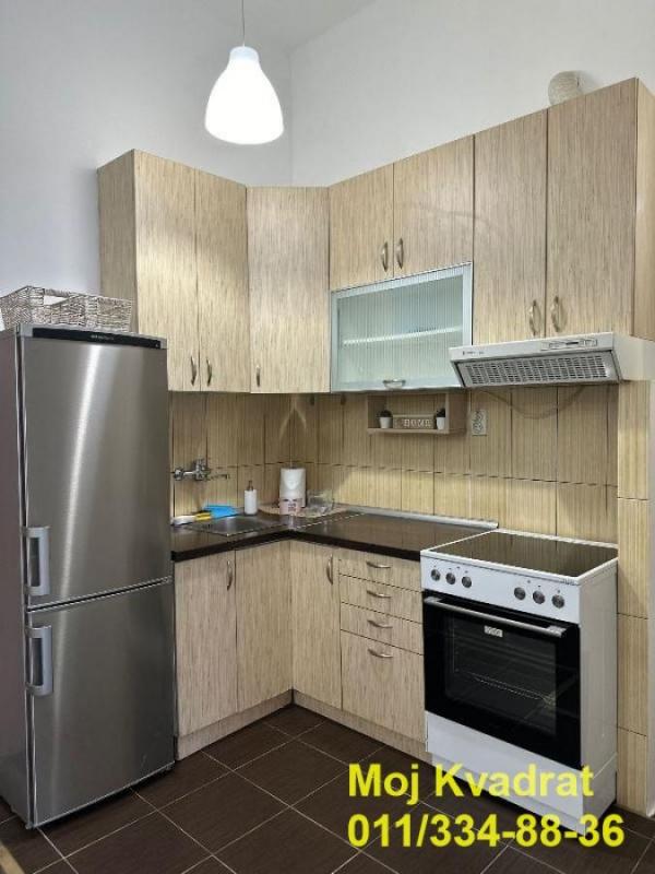 Stan na prodaju u Beogradu, Senjak, dvoiposoban, 38m2, cena 145500 evra