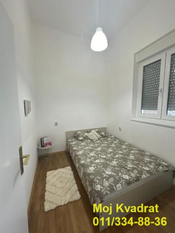 Stan na prodaju u Beogradu, Senjak, dvoiposoban, 38m2, cena 145500 evra