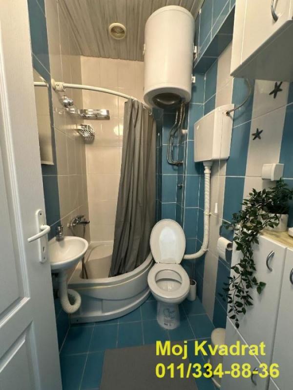 Stan na prodaju u Beogradu, Senjak, dvoiposoban, 38m2, cena 145500 evra