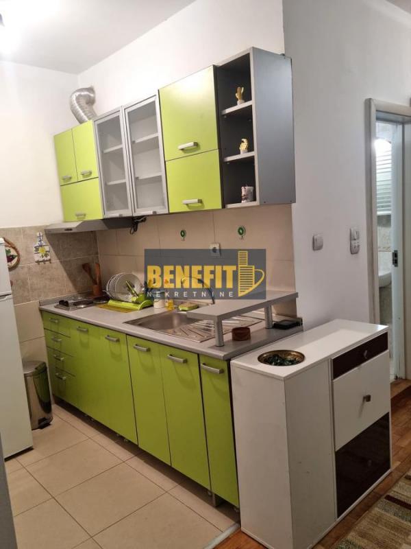 Stan na prodaju u Beogradu, Južni bulevar, dvosoban, 40m2, cena 160000 evra