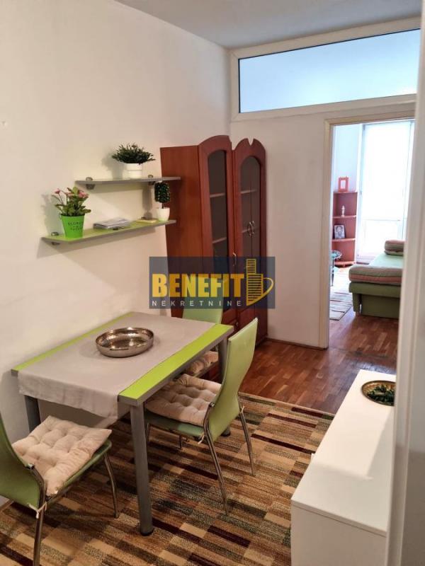 Stan na prodaju u Beogradu, Južni bulevar, dvosoban, 40m2, cena 160000 evra