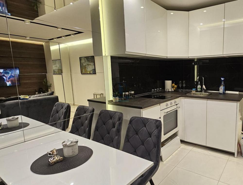 Stan na prodaju u Beogradu, Novi Beograd blok 61, dvoiposoban, 75m2, cena 240000 evra