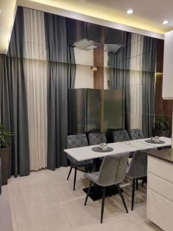 Stan na prodaju u Beogradu, Novi Beograd blok 61, dvoiposoban, 75m2, cena 240000 evra