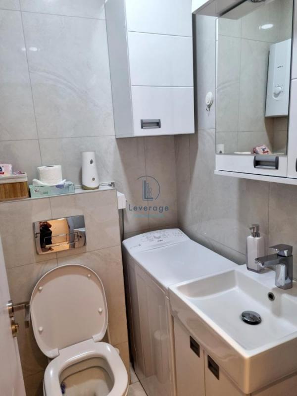 Stan na prodaju u Beogradu, Novi Beograd blok 61, dvoiposoban, 75m2, cena 240000 evra