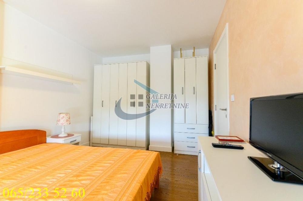Stan na prodaju u Beogradu, Zemun, dvosoban, 60m2, cena 245000 evra