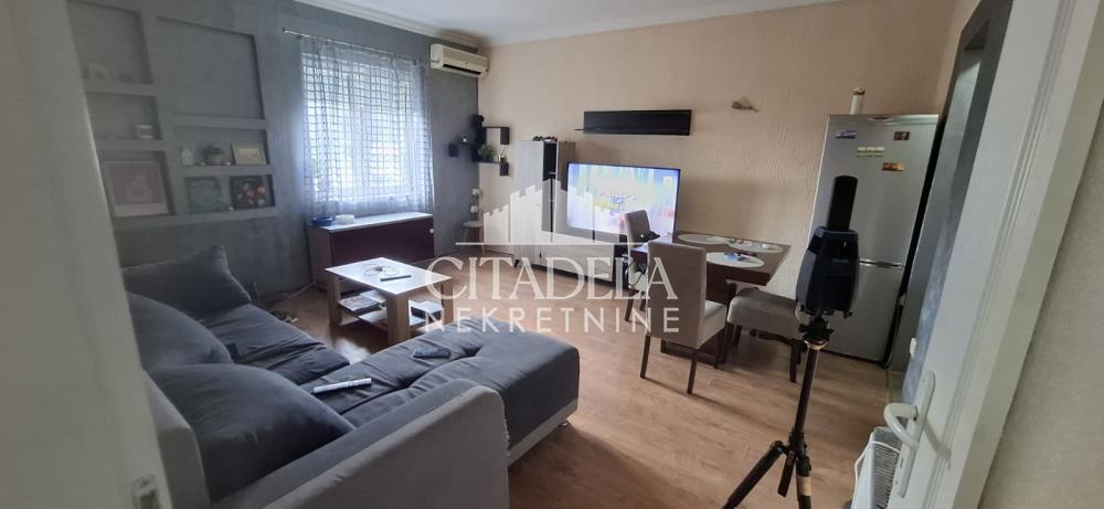 Stan na prodaju u Beogradu, dvoiposoban, 60m2, cena 73000 evra