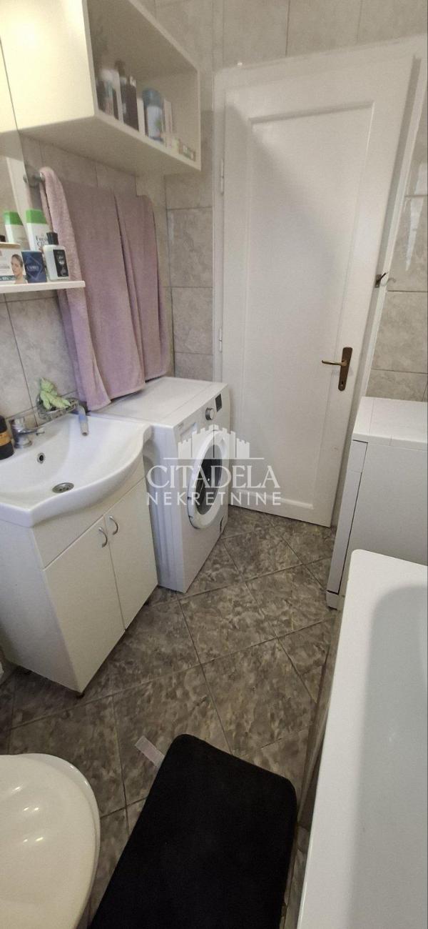 Stan na prodaju u Beogradu, dvoiposoban, 60m2, cena 73000 evra