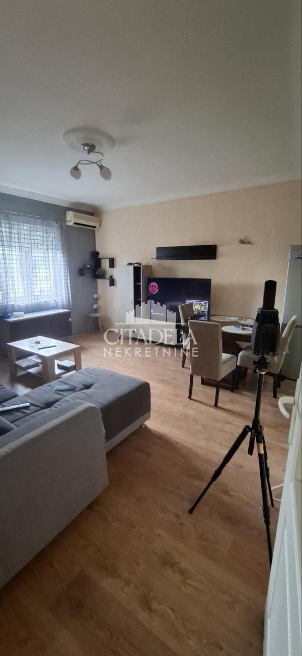 Stan na prodaju u Beogradu, dvoiposoban, 60m2, cena 73000 evra