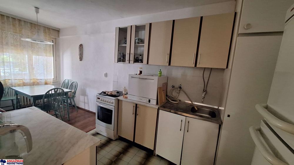 Stan na prodaju u Beogradu, Novi Beograd, dvosoban, 67m2, cena 240000 evra