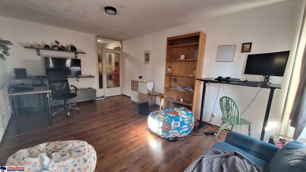Stan na prodaju u Beogradu, Novi Beograd, dvosoban, 67m2, cena 240000 evra