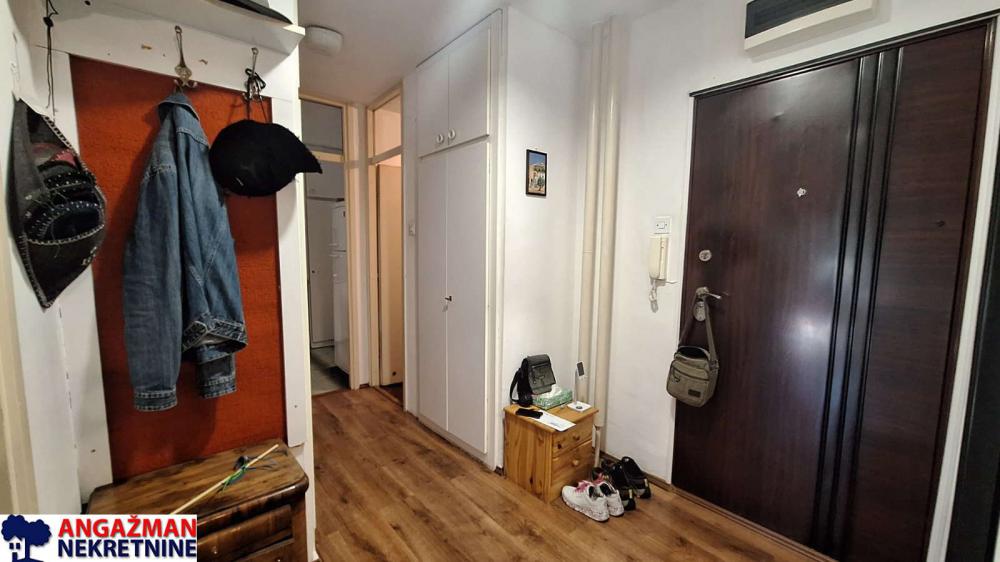 Stan na prodaju u Beogradu, Novi Beograd, dvosoban, 67m2, cena 240000 evra