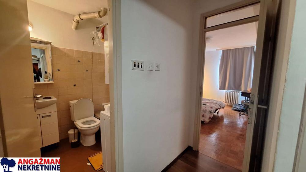 Stan na prodaju u Beogradu, Novi Beograd, dvosoban, 67m2, cena 240000 evra