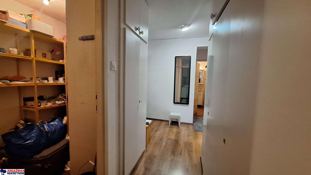 Stan na prodaju u Beogradu, Novi Beograd, dvosoban, 67m2, cena 240000 evra