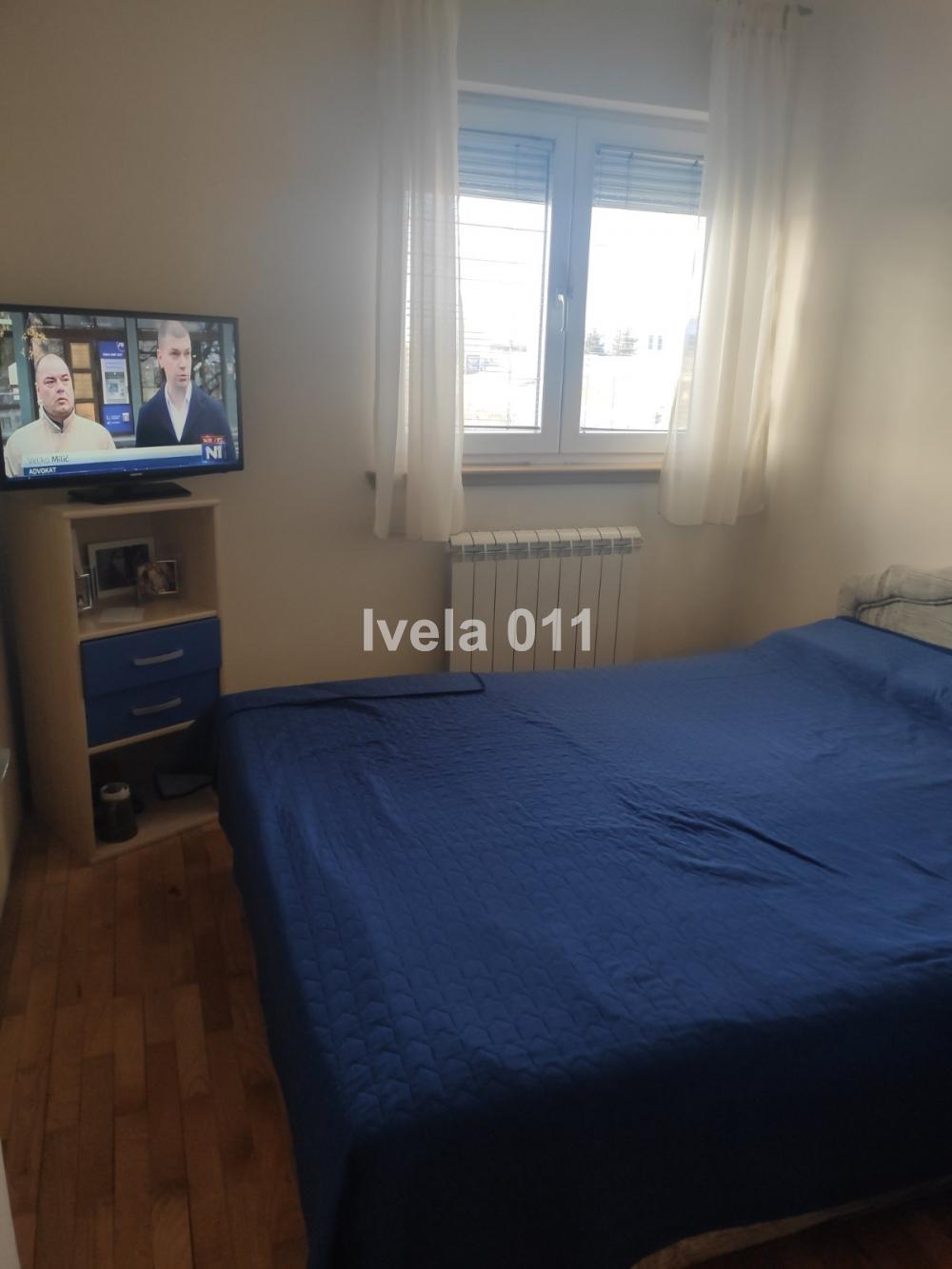 Stan na prodaju u Beogradu, Petlovo brdo, trosoban, 62m2, cena 130000 evra
