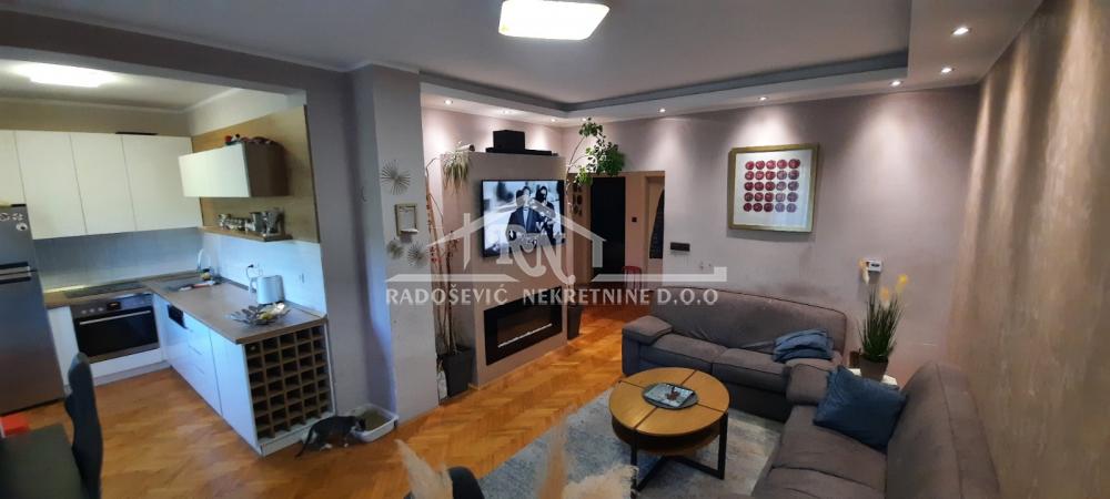 Stan na prodaju u Beogradu, Banjica, trosoban, 69m2, cena 160000 evra
