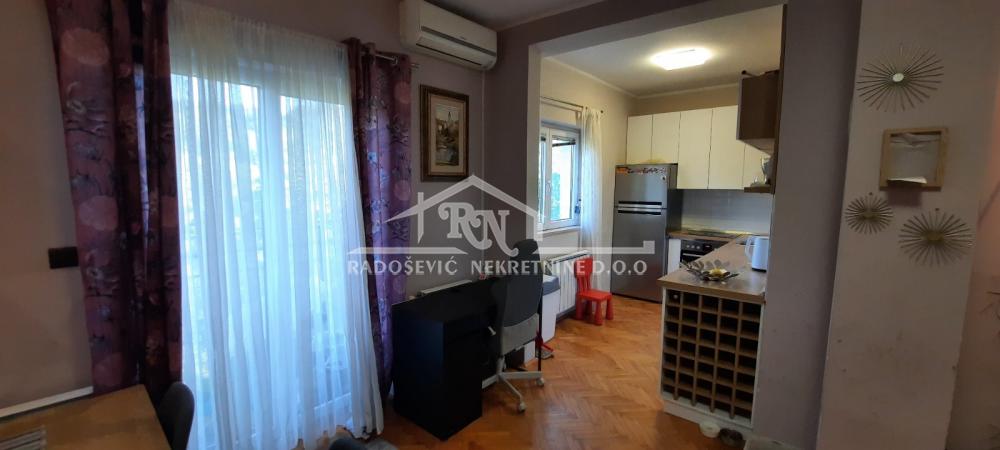 Stan na prodaju u Beogradu, Banjica, trosoban, 69m2, cena 160000 evra