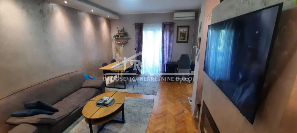 Stan na prodaju u Beogradu, Banjica, trosoban, 69m2, cena 160000 evra