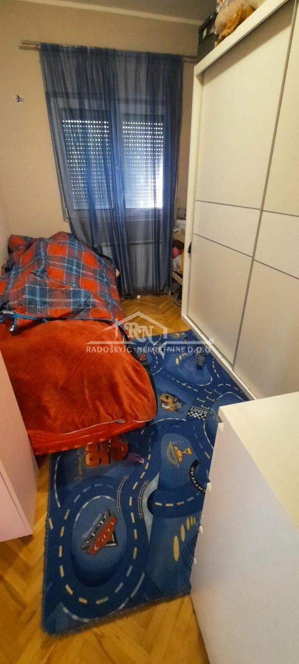 Stan na prodaju u Beogradu, Banjica, trosoban, 69m2, cena 160000 evra