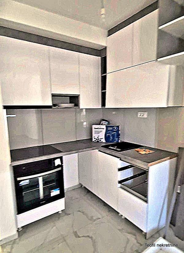 Stan na prodaju u Beogradu, Ledine, jednoiposoban, 40m2, cena 111000 evra