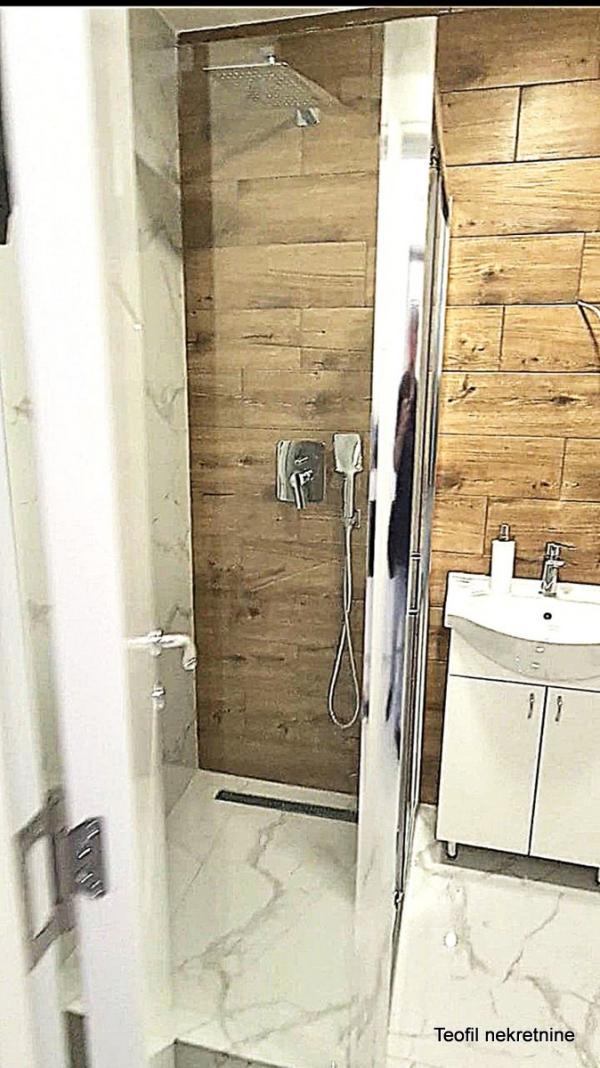 Stan na prodaju u Beogradu, Ledine, jednoiposoban, 40m2, cena 111000 evra