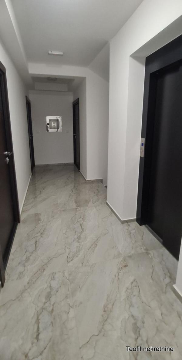 Stan na prodaju u Beogradu, Ledine, jednoiposoban, 40m2, cena 111000 evra