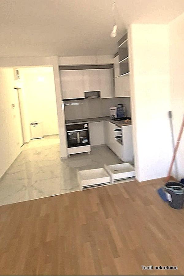 Stan na prodaju u Beogradu, Ledine, jednoiposoban, 40m2, cena 111000 evra