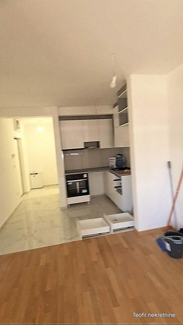 Stan na prodaju u Beogradu, Ledine, jednoiposoban, 40m2, cena 111000 evra