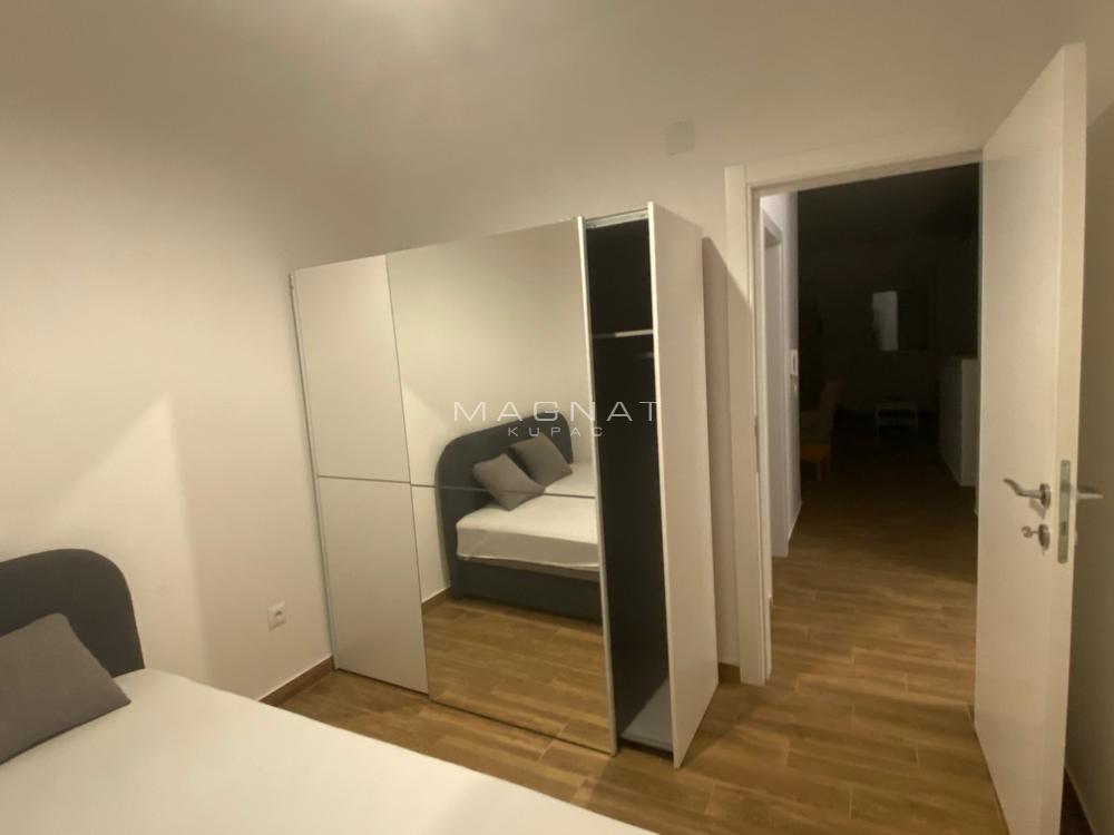 Stan na prodaju u Beogradu, Surčin, trosoban, 67m2, cena 145000 evra