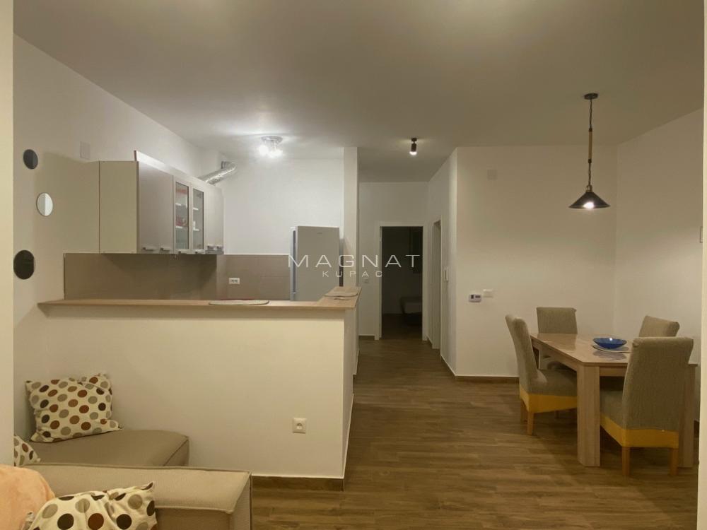 Stan na prodaju u Beogradu, Surčin, trosoban, 67m2, cena 145000 evra