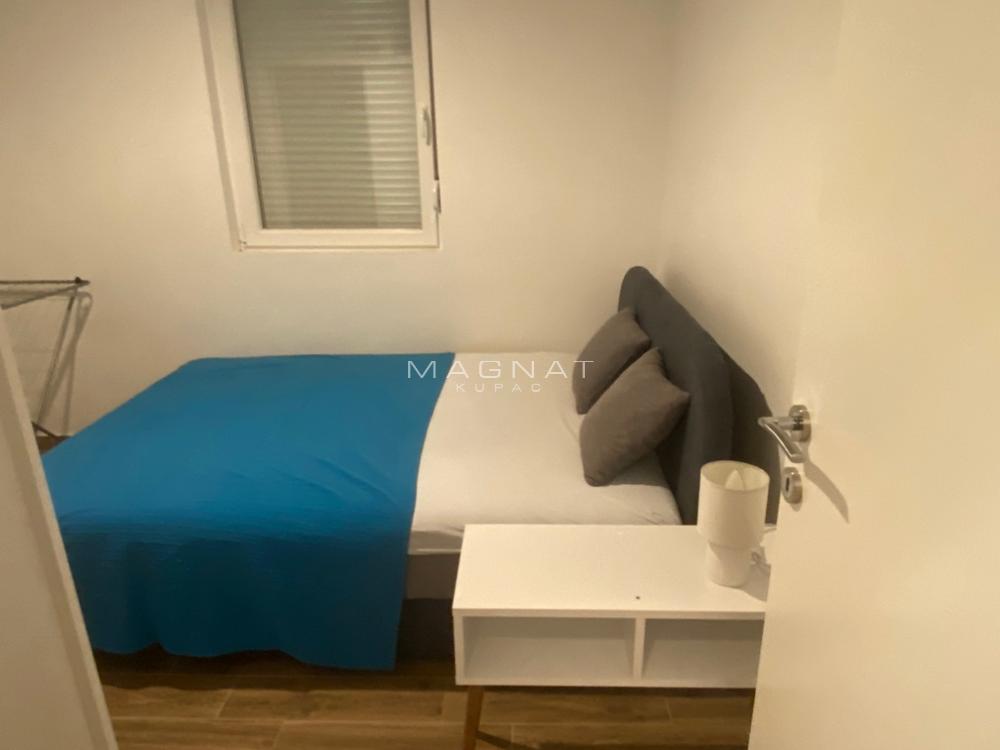 Stan na prodaju u Beogradu, Surčin, trosoban, 67m2, cena 145000 evra