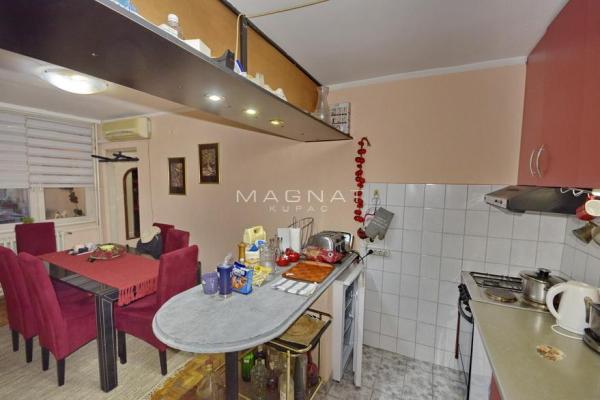 Stan na prodaju u Beogradu, Voždovac, cetvorosoban, 86m2, cena 280000 evra
