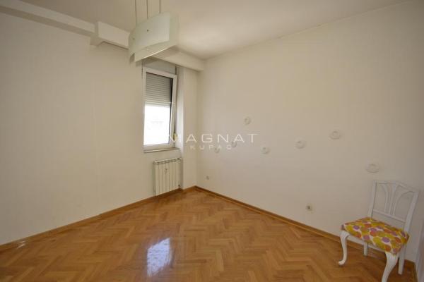 Stan na prodaju u Beogradu, Vračar, cetvorosoban, 125m2, cena 415000 evra