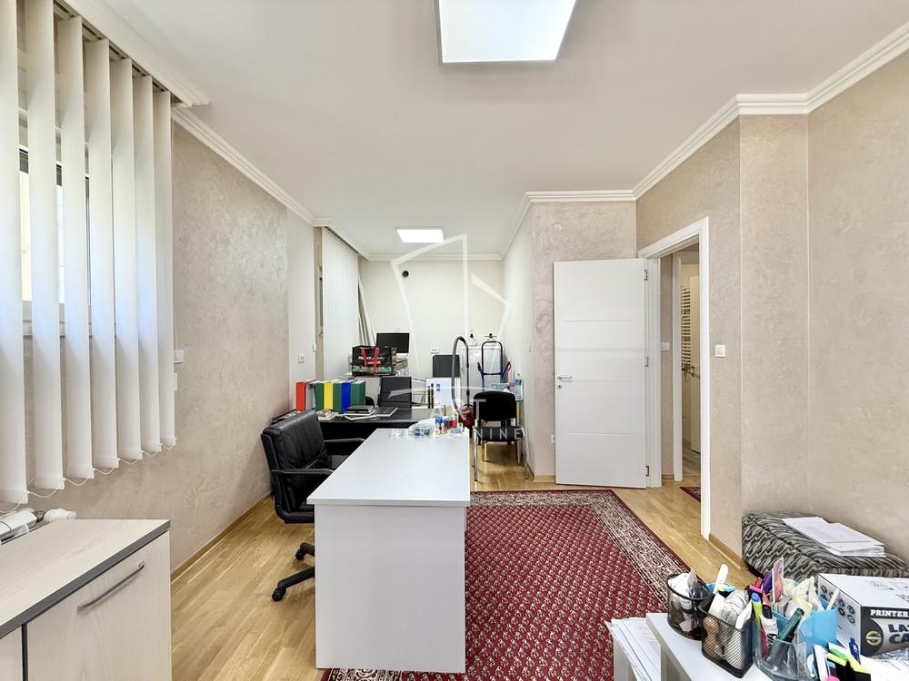 Stan na prodaju u Beogradu, Vračar, trosoban, 82m2, cena 265000 evra