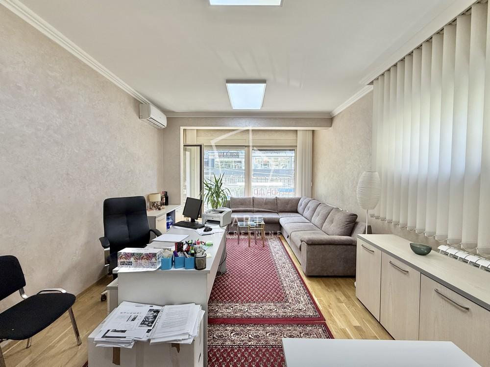 Stan na prodaju u Beogradu, Vračar, trosoban, 82m2, cena 265000 evra