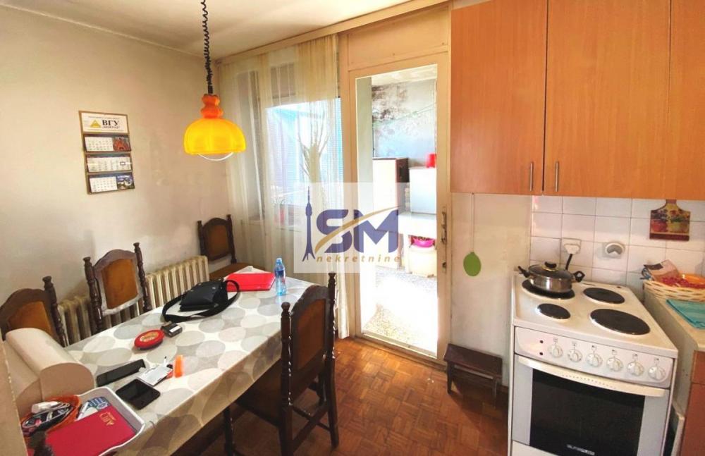 Stan na prodaju u Beogradu, Novi Beograd blok 63, dvoiposoban, 65m2, cena 165000 evra