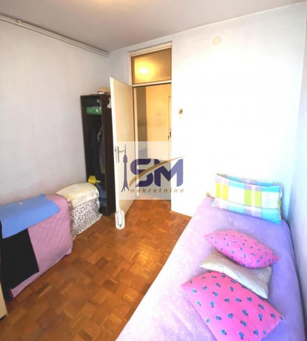 Stan na prodaju u Beogradu, Novi Beograd blok 63, dvoiposoban, 65m2, cena 165000 evra